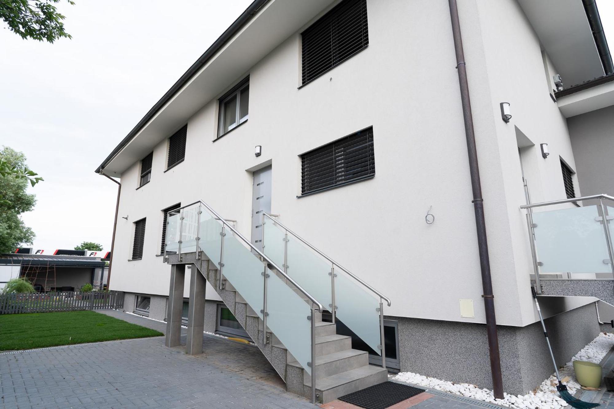 The Dante Villa Apartments Prague Luaran gambar